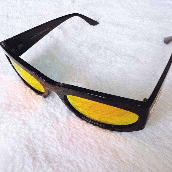 Faye Mirrored Red with Black Rim Sunglasses - Picture 6 of 14